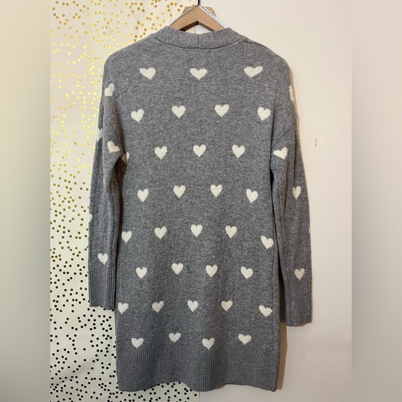 Sincerely Jules Gray and White Heart Open Front Chunky Cardigan size XS - Picture 2 of 9
